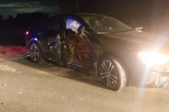 Accidente en ruta 2: un conductor quedó atrapado y debió ser rescatado por los bomberos