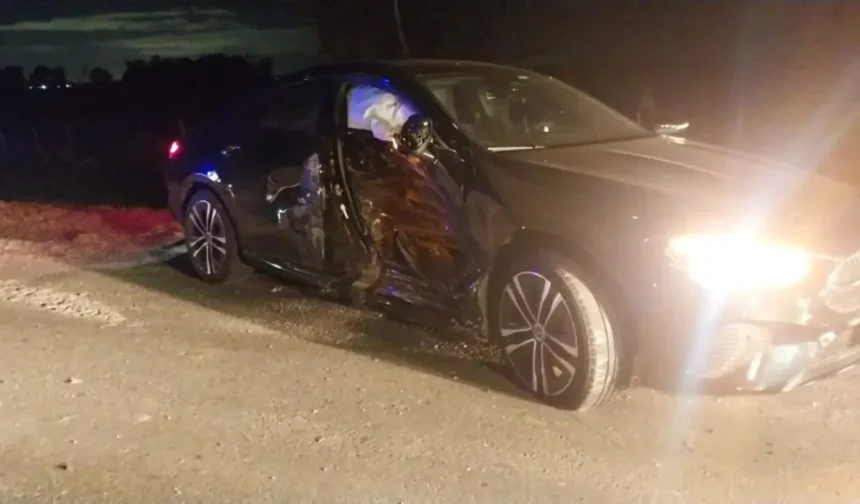 Accidente en ruta 2: un conductor quedó atrapado y debió ser rescatado por los bomberos