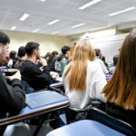Presentaron un proyecto para arancelar salud y educación a extranjeros en la provincia de buenos aires