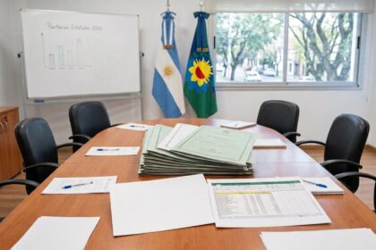 Aumento para estatales bonaerenses: los detalles de la oferta del 6,5% que analizan los gremios