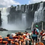 Tragedia en las cataratas del iguazú: volcó una lancha con turistas y murió un joven de 26 años