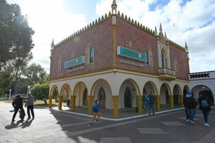 Vacaciones: la "mini sucursal" del banco provincia que permite a los chicos jugar a ser banqueros