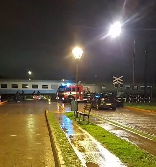Tragedia en maipú: un muerto tras el impacto de un tren contra un auto