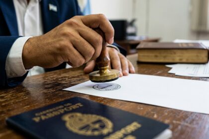 La cámara nacional electoral anuló el dnu de milei sobre ciudadanía y trámites migratorios