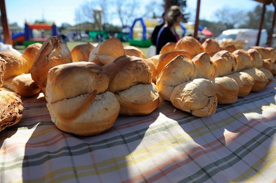 Una fiesta bonaerense celebra la galleta de campo en horno a leña: es gratis y se hace en septiembre