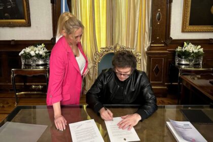 Milei restableció por decreto el nombre “día de la raza” para el 12 de octubre