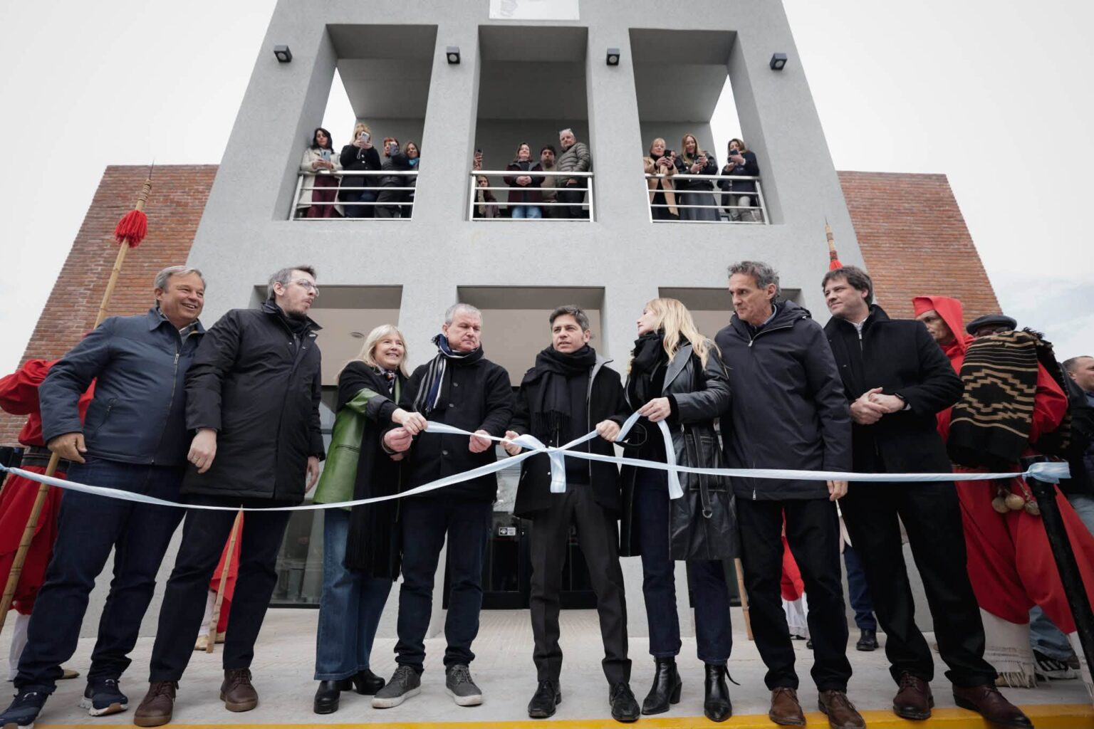 Kicillof llegó a san miguel del monte, inauguró obras y cuestionó al gobierno nacional