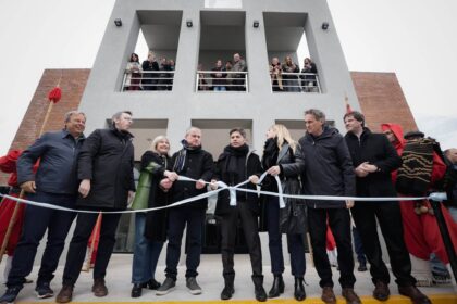 Kicillof llegó a san miguel del monte, inauguró obras y cuestionó al gobierno nacional