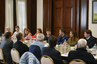 Kicillof reunió a intendentes que adhirieron al programa para la salida de las violencias de género