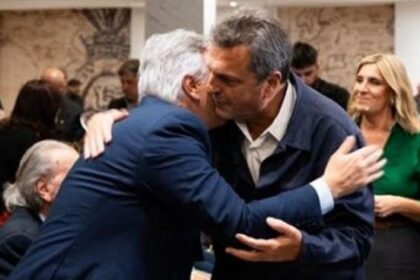 Massa reunió a la liga de intendentes peronistas y llamó a construir una alternativa frente a milei