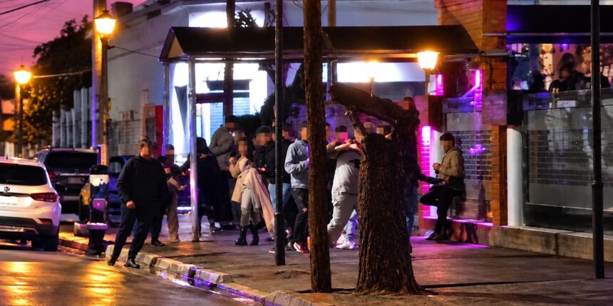 Conmoción en general belgrano: golpearon brutalmente a un joven a la salida de un boliche
