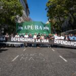 El gobierno aplicará por decreto un 3% de aumento a docentes universitarios y los gremios evalúan paros y una marcha federal