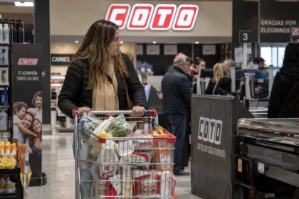 Coto tiene distintos descuentos activos en septiembre: cuál puede convenir más según cómo pagues