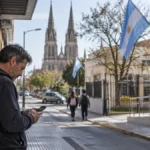 Feriado por la visita del papa: qué pasaría con escuelas, bancos, comercios y trabajadores