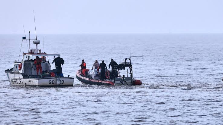 Continúa la desesperada búsqueda de los dos kayakistas desaparecidos en santa teresita
