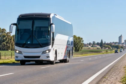 La plata amplía sus micros hacia el interior bonaerense: cómo quedan los dos corredores y qué ciudades conectan