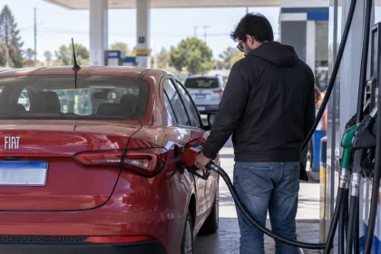 Nafta y gasoil: el ajuste impositivo que se postergó en septiembre ya tiene nueva fecha