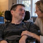 Histórico: un hombre con ela pudo volver a hablar gracias una tecnología revolucionaria de elon musk