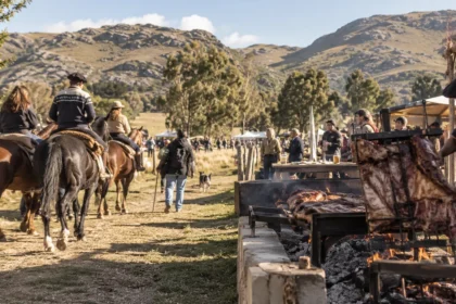 Escapadas: un pueblo serrano tendrá cabalgata, concurso de asadores y caminata entre las sierras