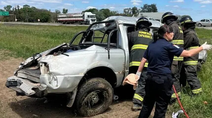 Tragedia en la ruta 65: tres jóvenes murieron atropellados mientras cambiaban una rueda pinchada