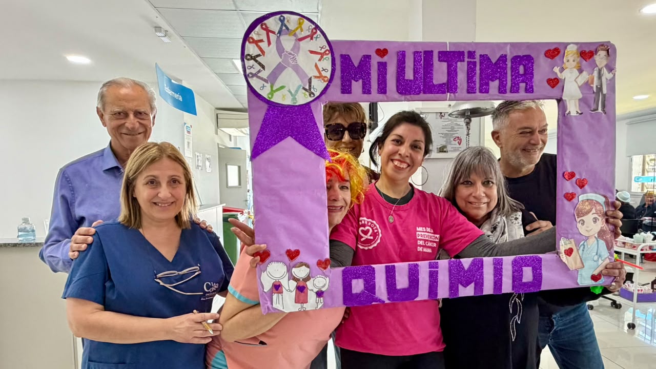 El hospital de santa teresita realiza hasta 150 tratamientos oncológicos por mes 2 Equipo y pacientes en el hospital municipal de santa teresita
