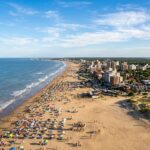 ¿cuánto sale veranear en la costa? Las tarifas por semana y quincena en los principales destinos