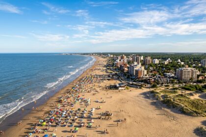 ¿cuánto sale veranear en la costa? Las tarifas por semana y quincena en los principales destinos