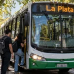 Viajar en colectivo cuesta más desde hoy: cómo quedaron los boletos en la plata y la región