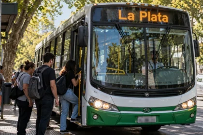 Viajar en colectivo cuesta más desde hoy: cómo quedaron los boletos en la plata y la región