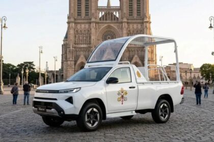 Visita del papa león xiv a la argentina: presentaron los papamóviles oficiales para su recorrida del 8 al 11 de noviembre